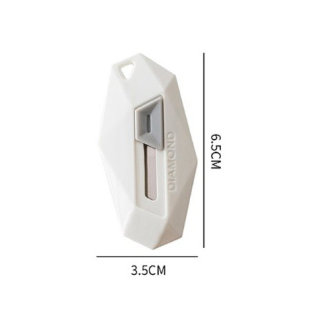 Cutter pentru Cutii, Cyrax, Varf Rotunjit si Zimtat, Tip Breloc, 6.5x3.5 cm, Alb